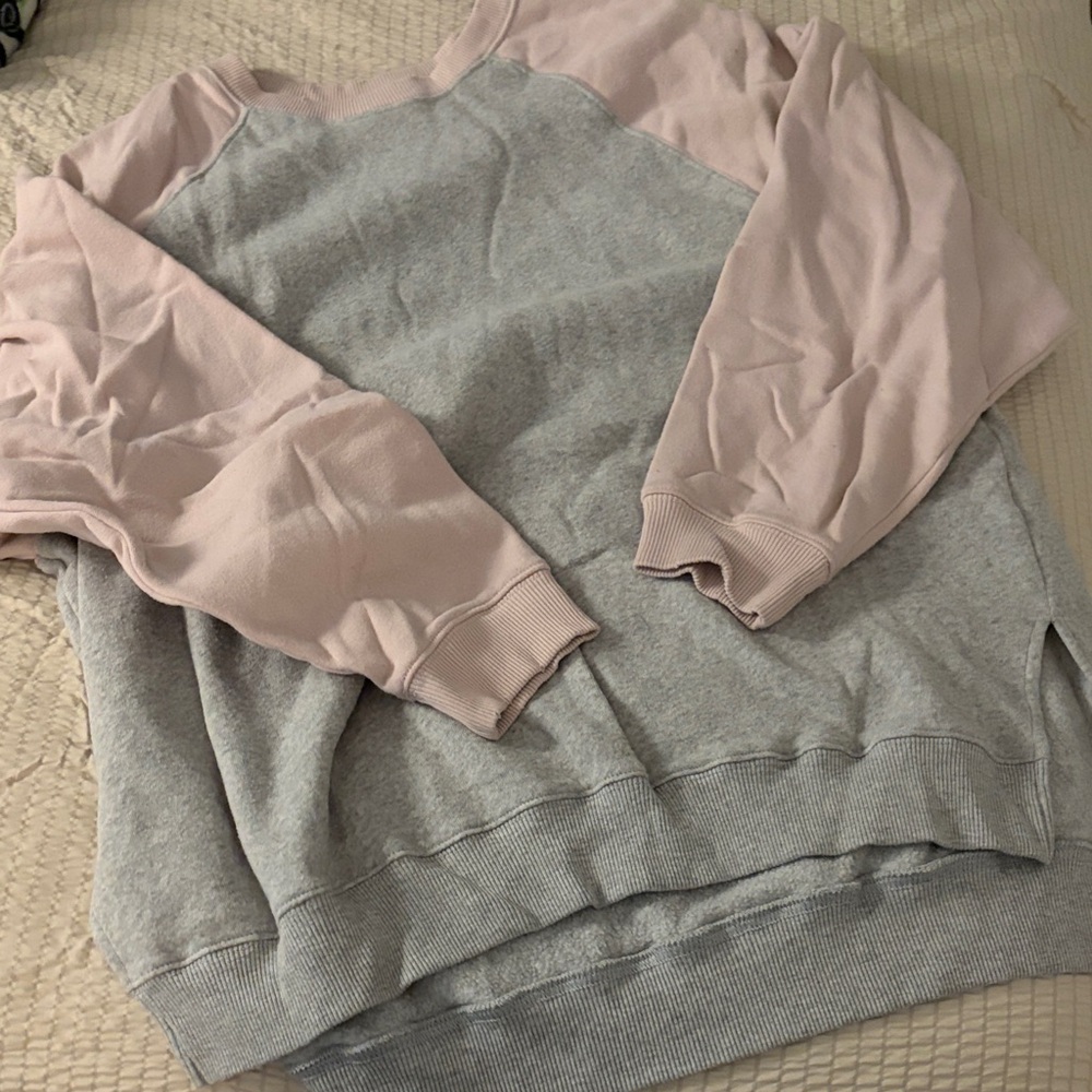 American Eagle Outfitters Light Pink and Gray Sweater